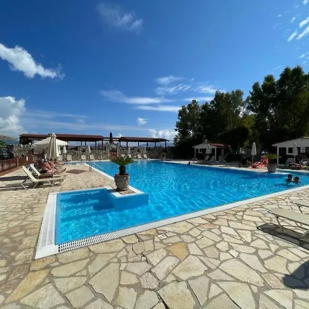 Happy Camp Mobile Homes In Karavomilos