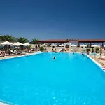 Happy Camp Mobile Homes In Karavomilos Camping