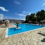 Happy Camp Mobile Homes In Karavomilos