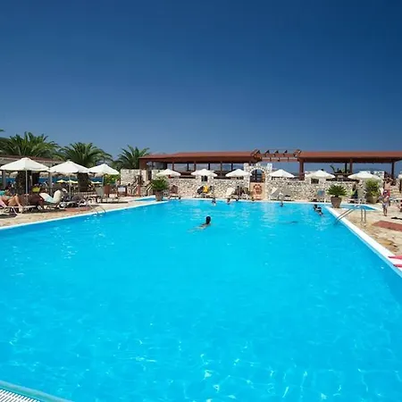 Happy Camp Mobile Homes In Karavomilos אתר קמפינג